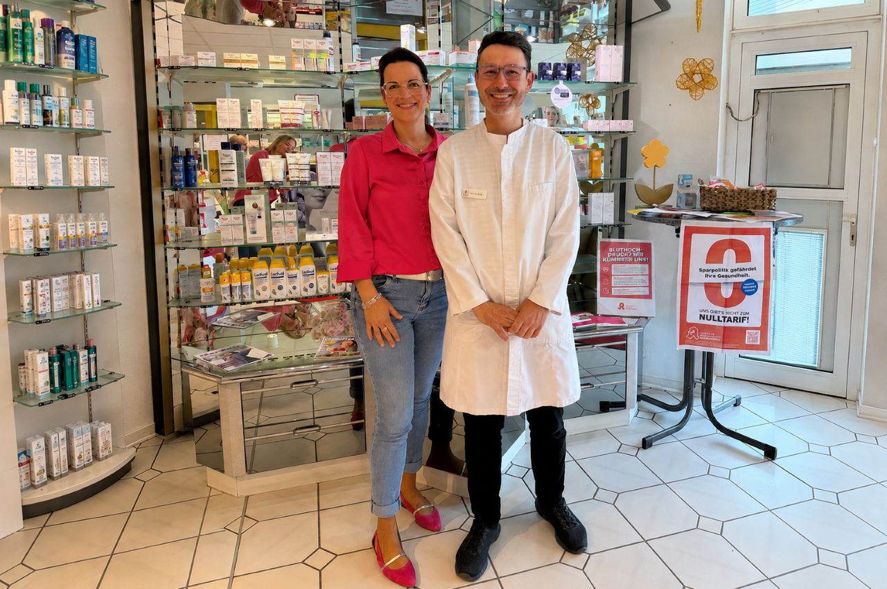 Apothekennachfolger der Rosenhof-Apotheke mit Rebekka Thor zu Besuch